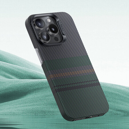 Apple iPhone 15 Pro Max Kılıf Magsafe Şarj Özellikli Karbon Fiber Tasarımlı Benks Aurora ArmorAir Kevlar Kapak - 9